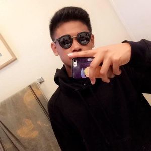 Meet your Posher, Lorenzo